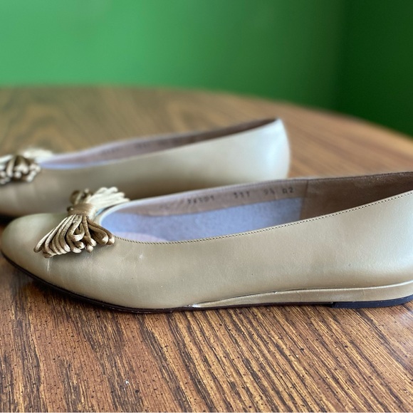 Ferragamo size 9 1/2 AA - Picture 3 of 4